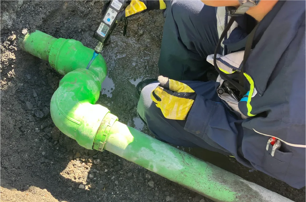 検知器によるガス漏れ確認
